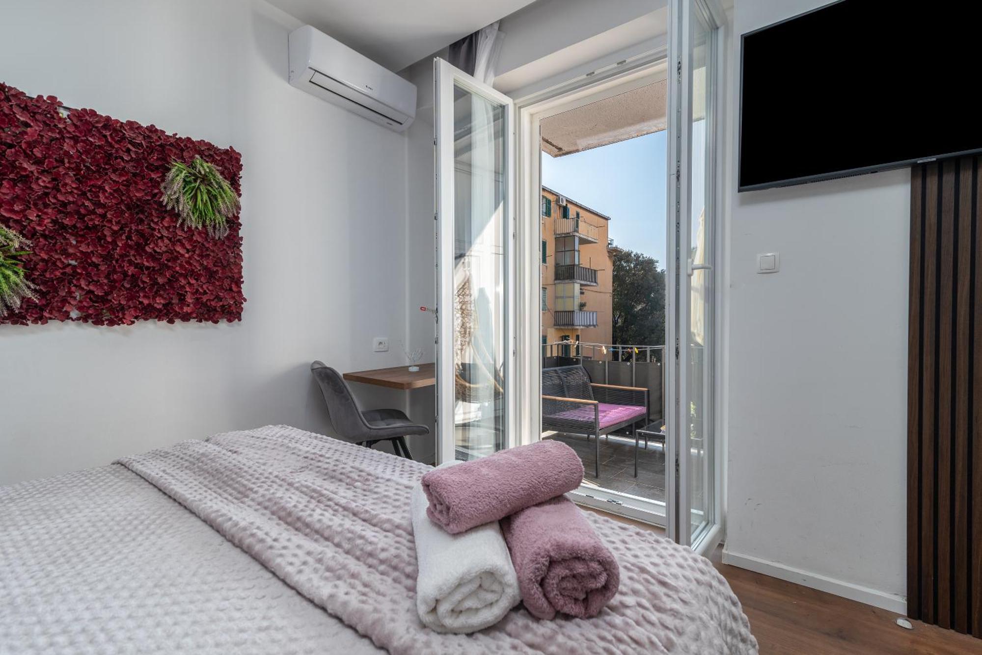 Antares Luxury Rooms Split Exterior photo